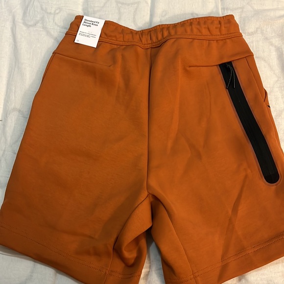 Men’s Nike tech fleece shorts - Picture 3 of 3